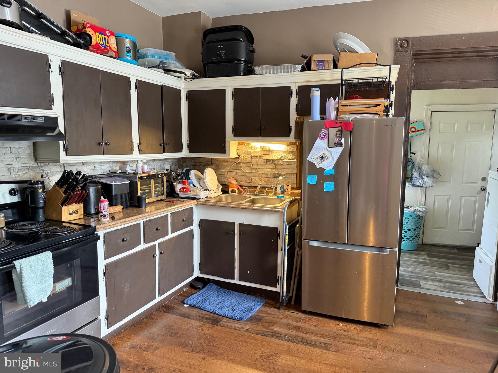 546 Poplar Street Lancaster, PA 17603 - Photo 13 of 26 Unit 2 Kitchen