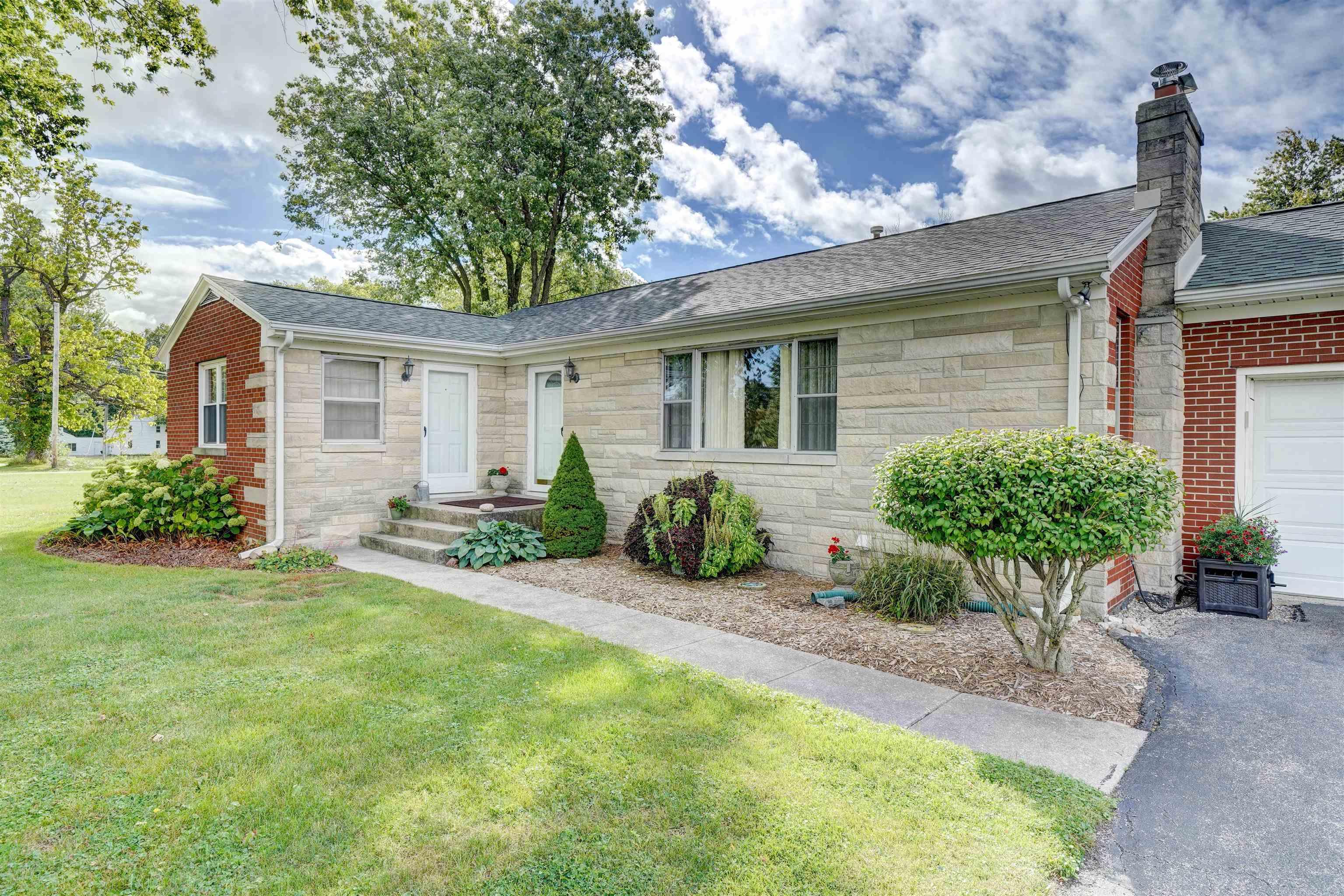 4407 Leesburg Road Fort Wayne, IN 46808 - Photo 4 of 36