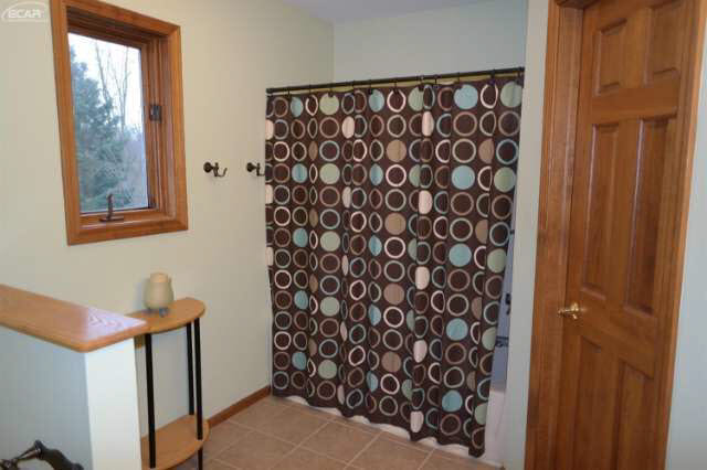 11496 Foley Road Fenton, MI 48430 - Photo 14 of 34 21115687-13.JPG
