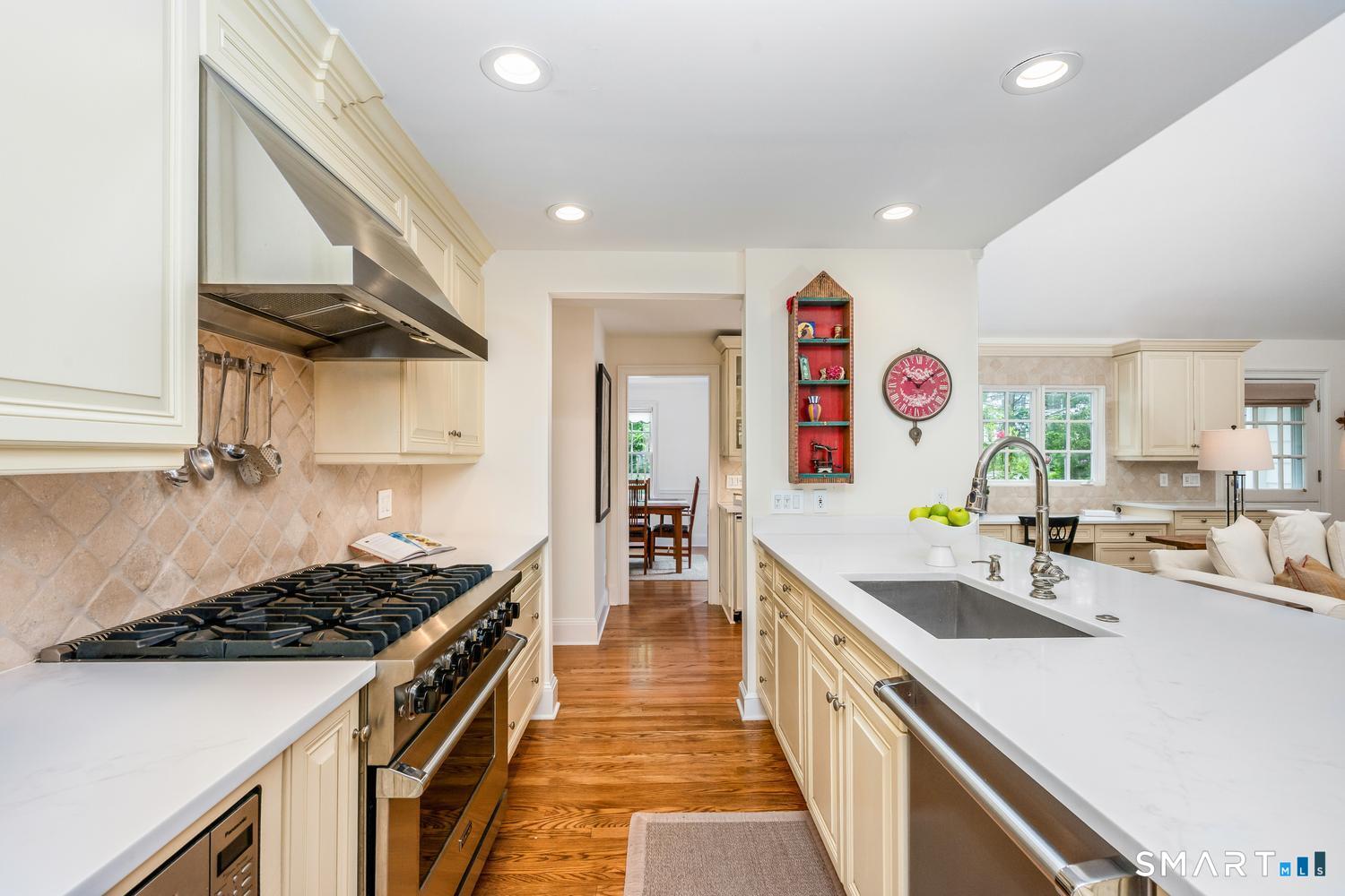 3 Rocaton Road Darien, CT 06820 - Photo 12 of 36