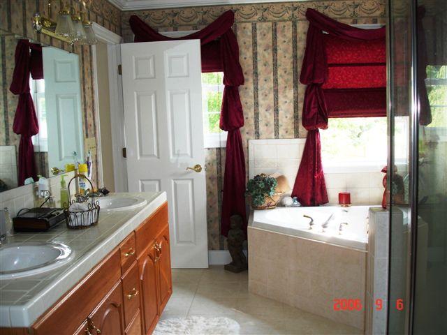 8427 Townsend Road Roanoke, VA 24019 - Photo 13 of 18 Bath