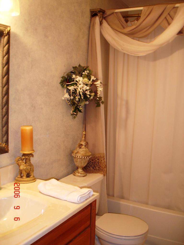 8427 Townsend Road Roanoke, VA 24019 - Photo 15 of 18 Bath