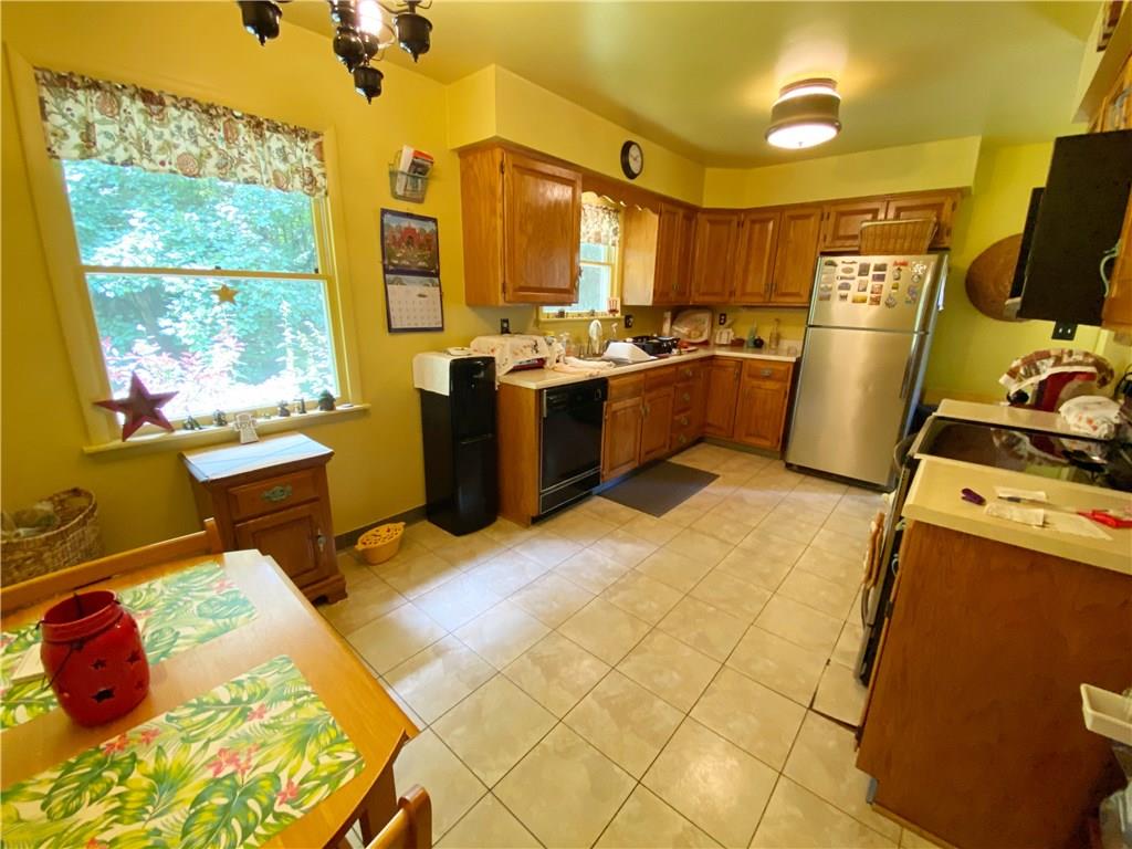 447 Old Mercer Road Volant, PA 16156 - Photo 8 of 14