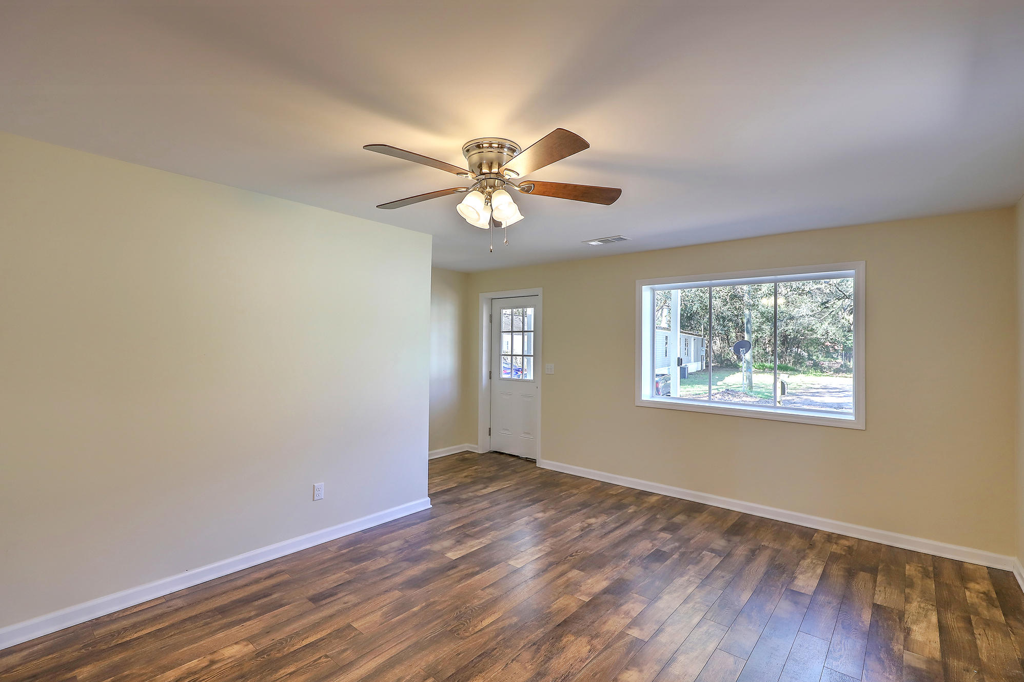 4876 Upjohn Road North Charleston, SC 29405 - Photo 7 of 29 4876 Upjohn Rd, SC 29405