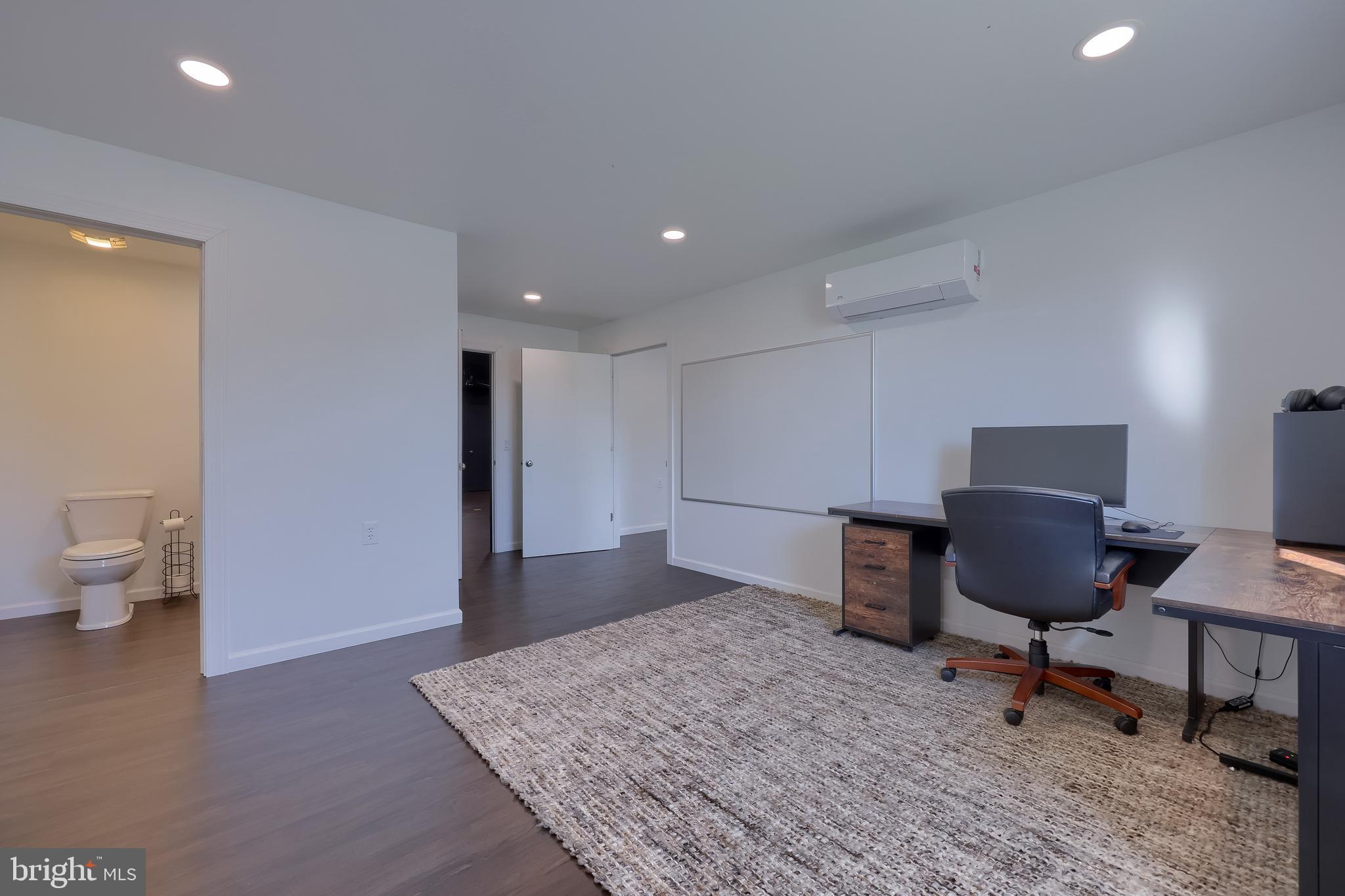 809 West Brubaker Valley Road Lititz, PA 17543 - Photo 34 of 58 a workspace with furniture