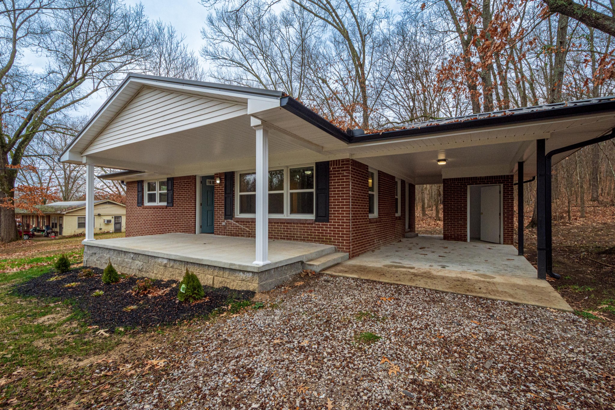 1844 Prospect Elkton Road Prospect, TN 38477 - Photo 2 of 43 a front view of a house with a yard