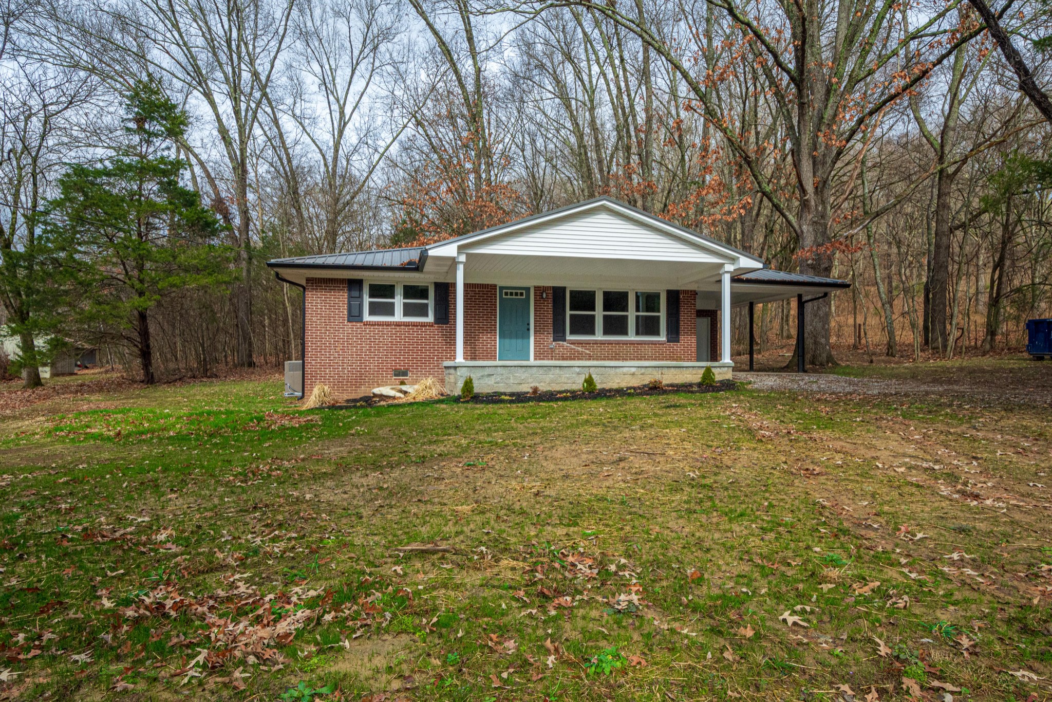 1844 Prospect Elkton Road Prospect, TN 38477 - Photo 32 of 43 front view of a house with a yard