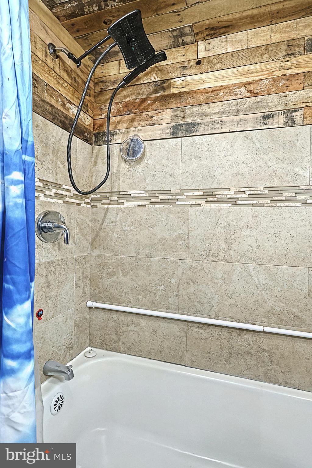 136 Lightner Road York, PA 17404 - Photo 18 of 33 Gallery Image 18