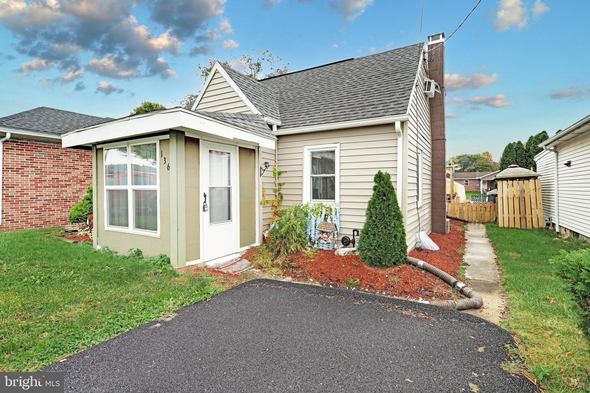 136 Lightner Road York, PA 17404 - Photo 2 of 33 Gallery Image 2
