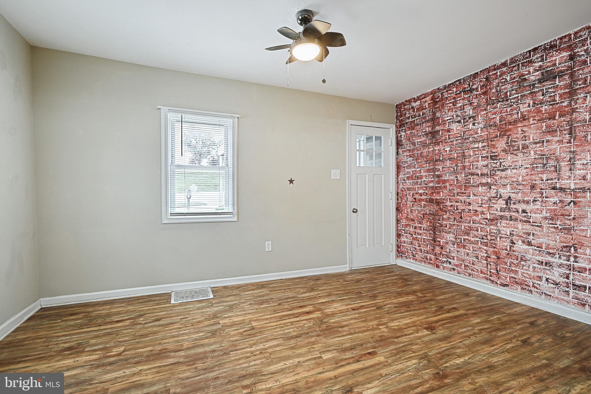 136 Lightner Road York, PA 17404 - Photo 7 of 33 Gallery Image 7