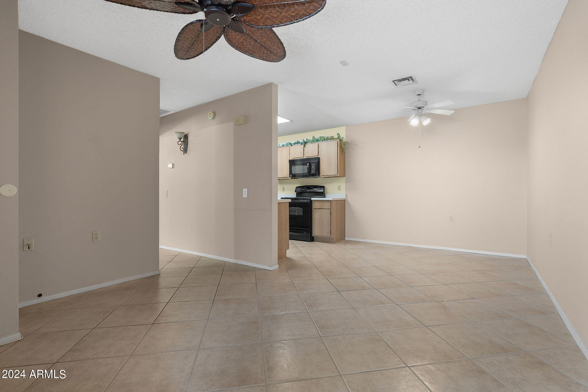 14300 West Bell Road, Unit 112 Surprise, AZ 85374 - Photo 33 of 46 32-web-or-mls-Interior