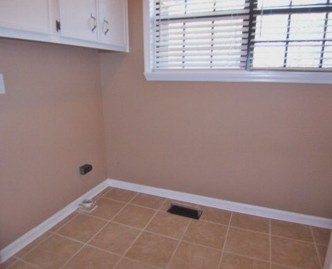 896 Riders Way East Evans, GA 30809 - Photo 20 of 28 Laundry Room