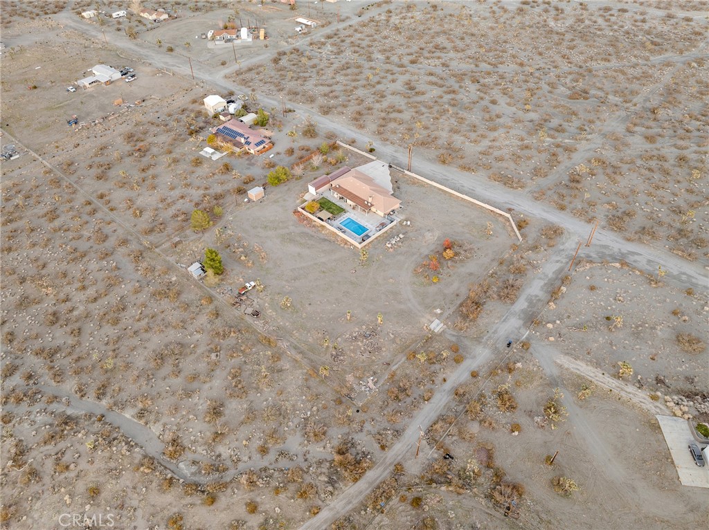 12326 Silver Rock Road Pinon Hills, CA 92372 - Photo 39 of 41 a view of bath room with yard