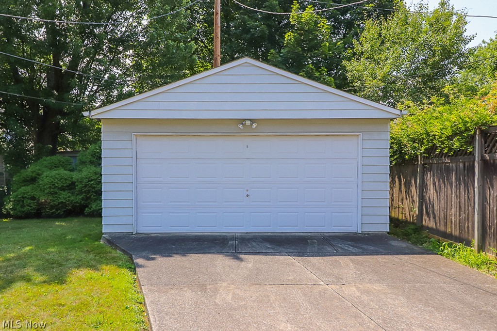 4006 Navahoe Road Cleveland, OH 44121 - Photo 2 of 19 Gallery Image 2