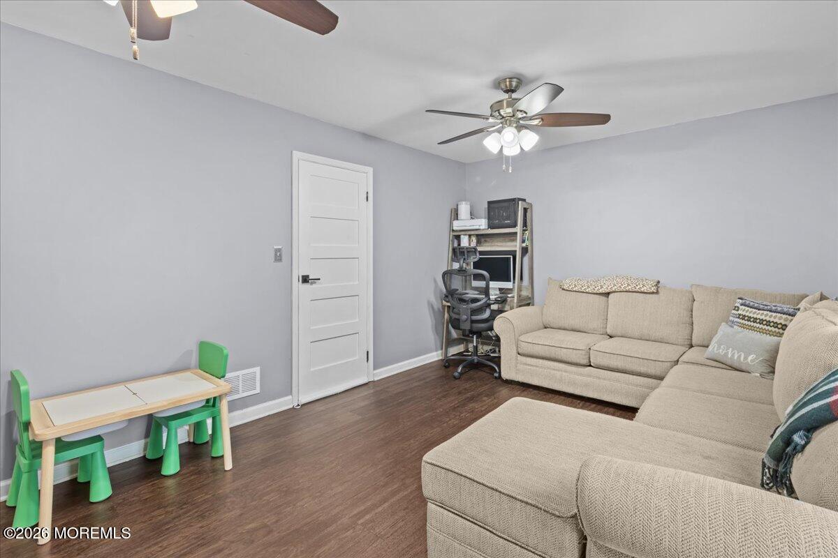 401 Port Monmouth Road Middletown, NJ 07748 - Photo 14 of 33 22-IMG_4102