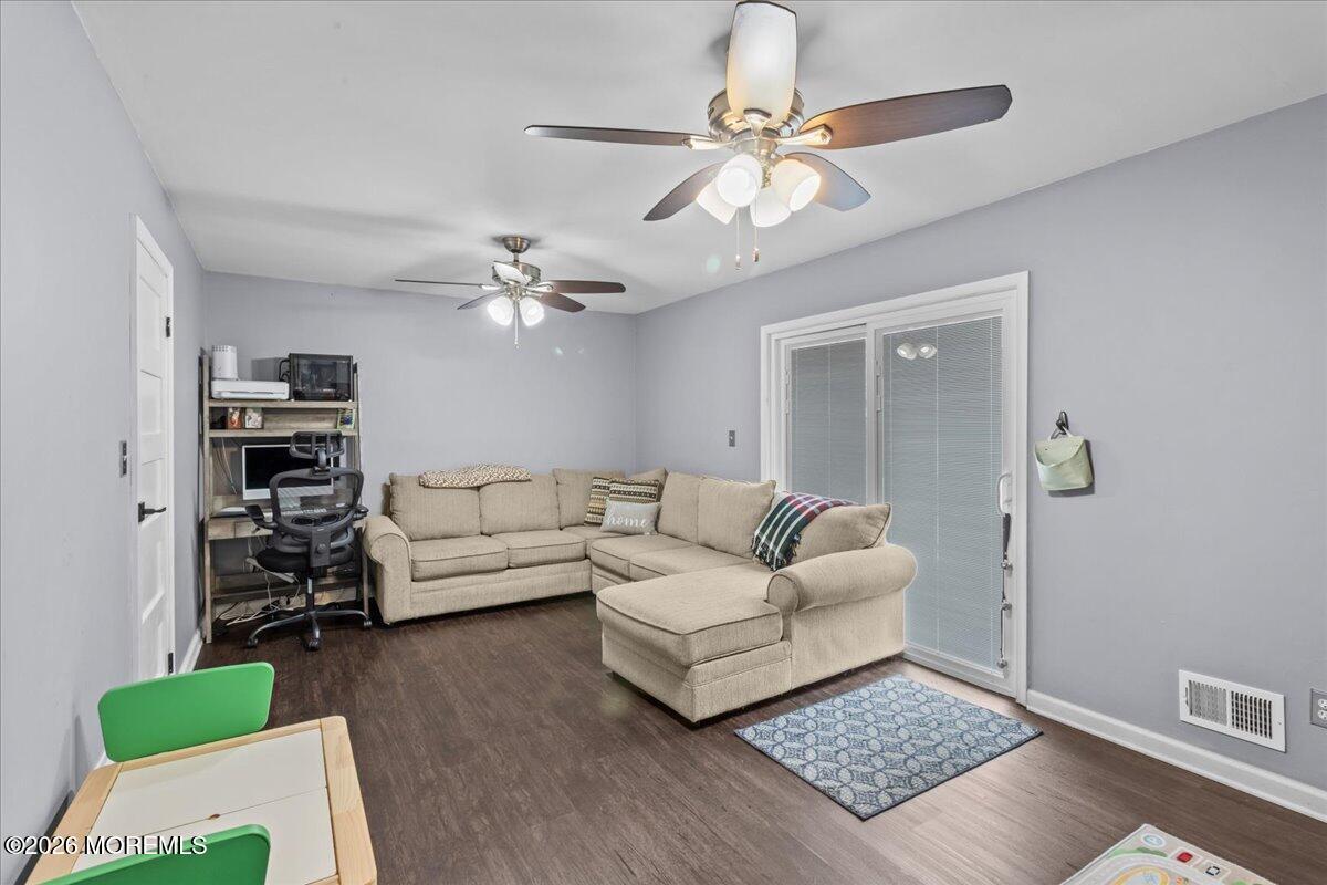 401 Port Monmouth Road Middletown, NJ 07748 - Photo 16 of 33 24-IMG_4096