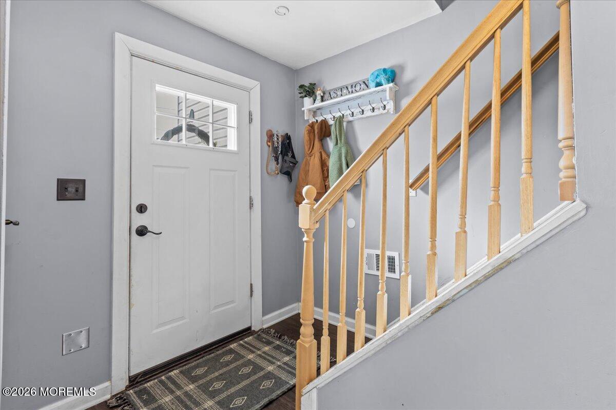 401 Port Monmouth Road Middletown, NJ 07748 - Photo 18 of 33 09-IMG_4048