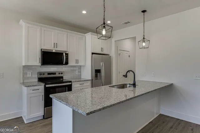 $2,300 | 569 Clayton Street, Commerce, GA 30529