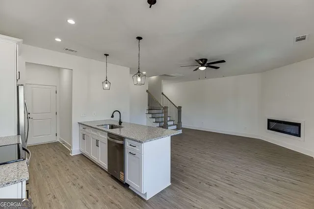 $2,300 | 569 Clayton Street, Commerce, GA 30529