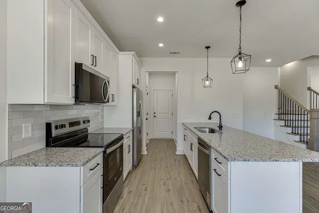 $2,300 | 569 Clayton Street, Commerce, GA 30529