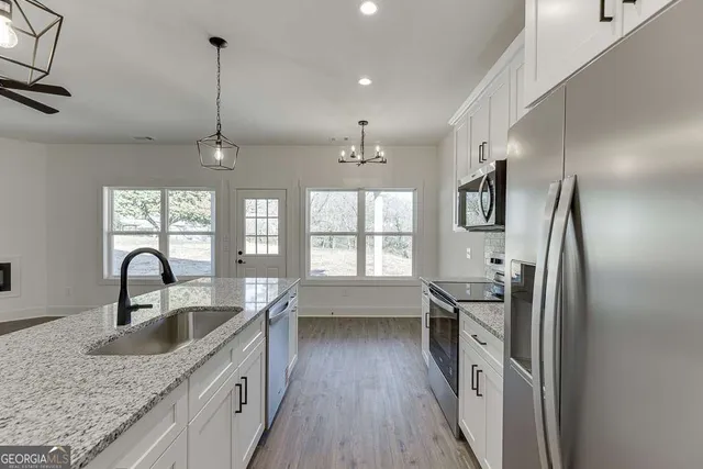 $2,300 | 569 Clayton Street, Commerce, GA 30529