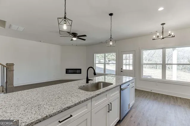 $2,300 | 569 Clayton Street, Commerce, GA 30529