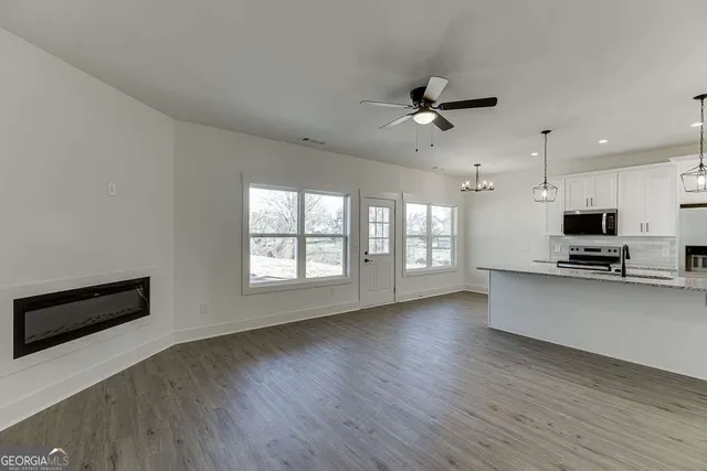 $2,300 | 569 Clayton Street, Commerce, GA 30529