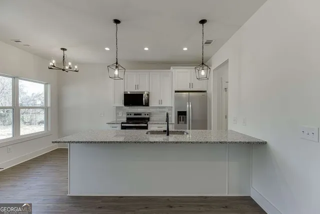 $2,300 | 569 Clayton Street, Commerce, GA 30529