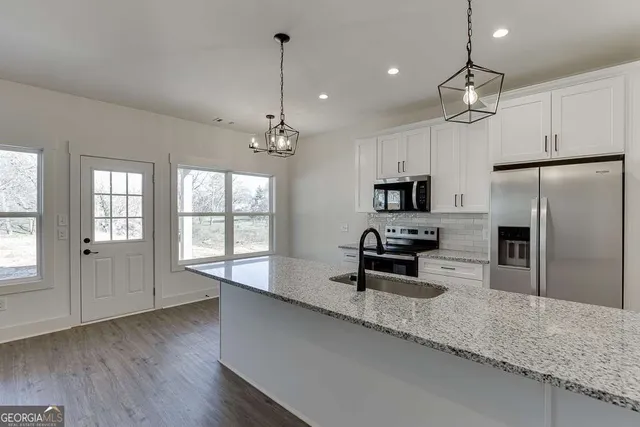 $2,300 | 569 Clayton Street, Commerce, GA 30529