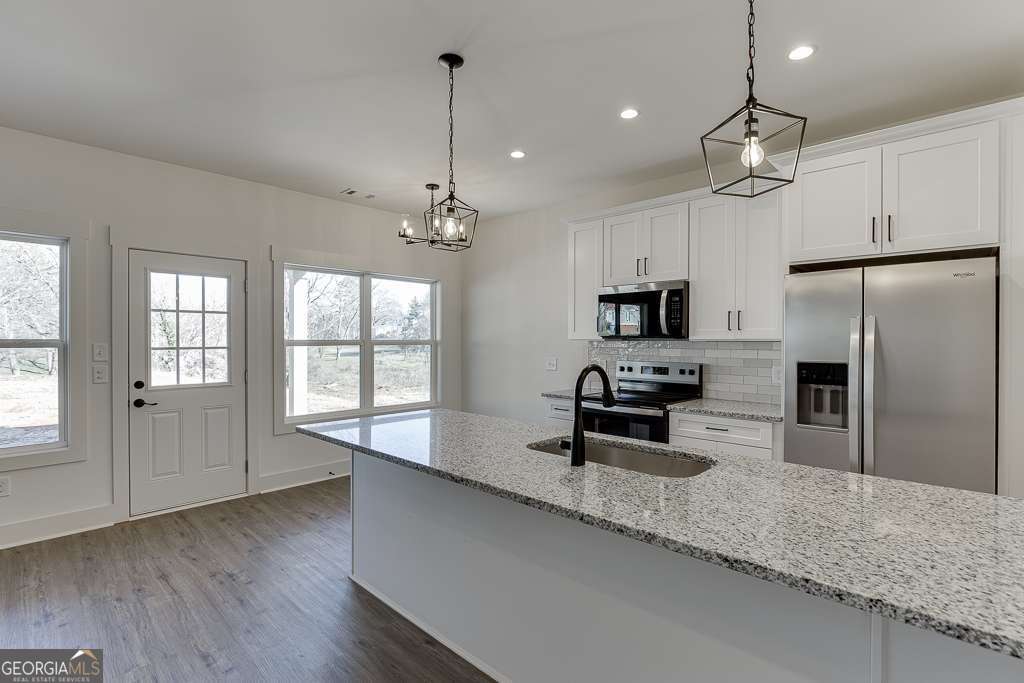 569 Clayton Street Commerce, GA 30529 - Photo 10 of 36