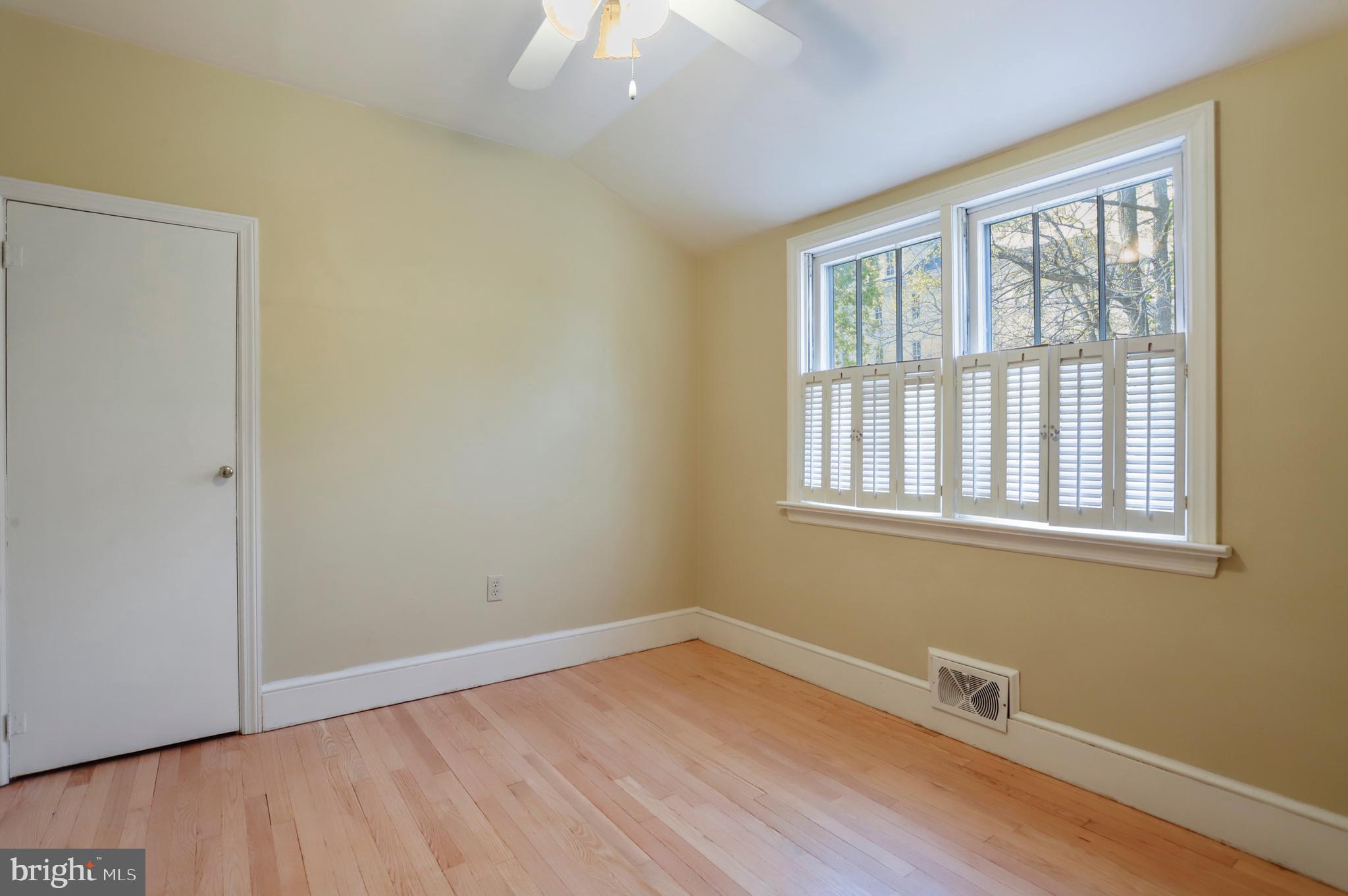 127 East 2nd Avenue Ranson, WV 25438 - Photo 29 of 46