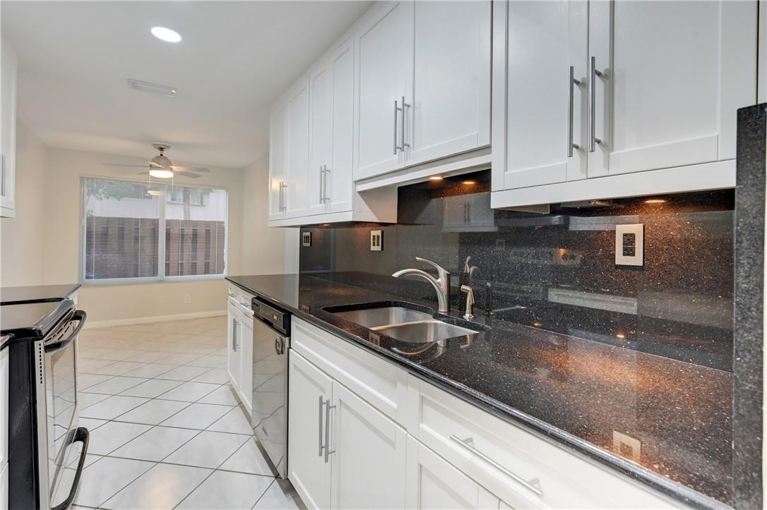 8247 Northwest 9th Street, Unit 6 Plantation, FL 33324 - Photo 19 of 27 Photo 19