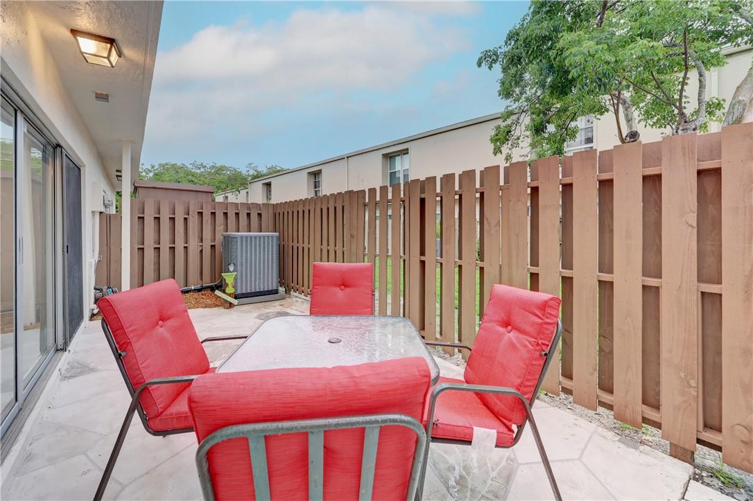 8247 Northwest 9th Street, Unit 6 Plantation, FL 33324 - Photo 23 of 27 Photo 23