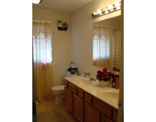 162 Gresham Street Springfield, MA 01119 - Photo 8 of 13