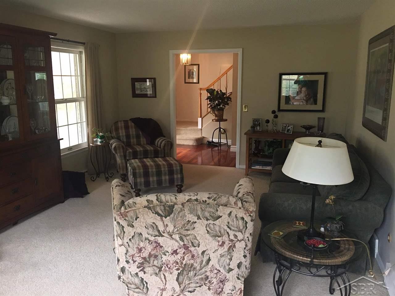526 Stoneham Road Saginaw, MI 48638 - Photo 6 of 36 31299762-5.JPG