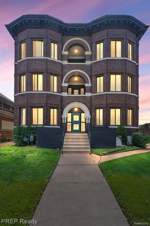 68 East Willis Street, Unit 10 Detroit, MI 48201 - Photo 1 of 16 68 E Willis St #10