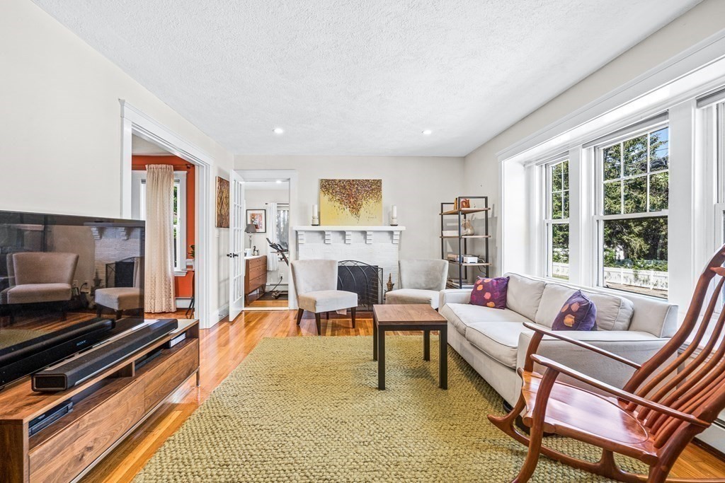 5 York Road, Unit 1 Belmont, MA 02478 - Photo 3 of 19 Gallery Image 3