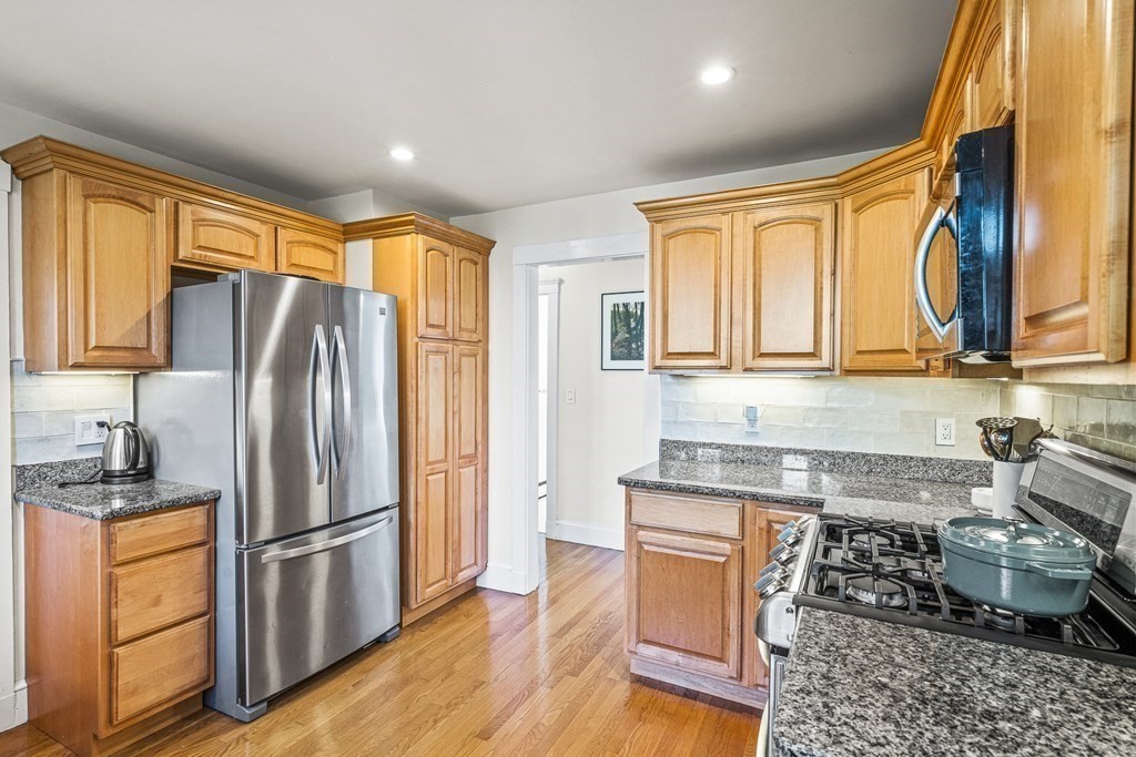 5 York Road, Unit 1 Belmont, MA 02478 - Photo 6 of 19 Gallery Image 6