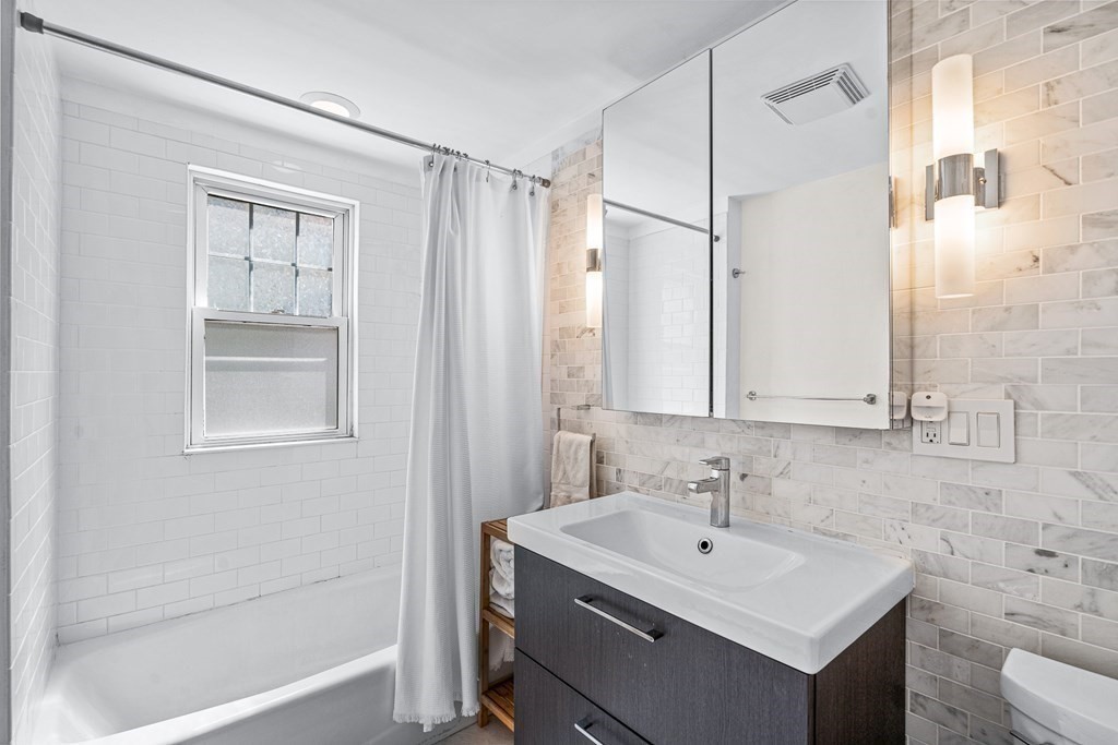 5 York Road, Unit 1 Belmont, MA 02478 - Photo 10 of 19 Gallery Image 10