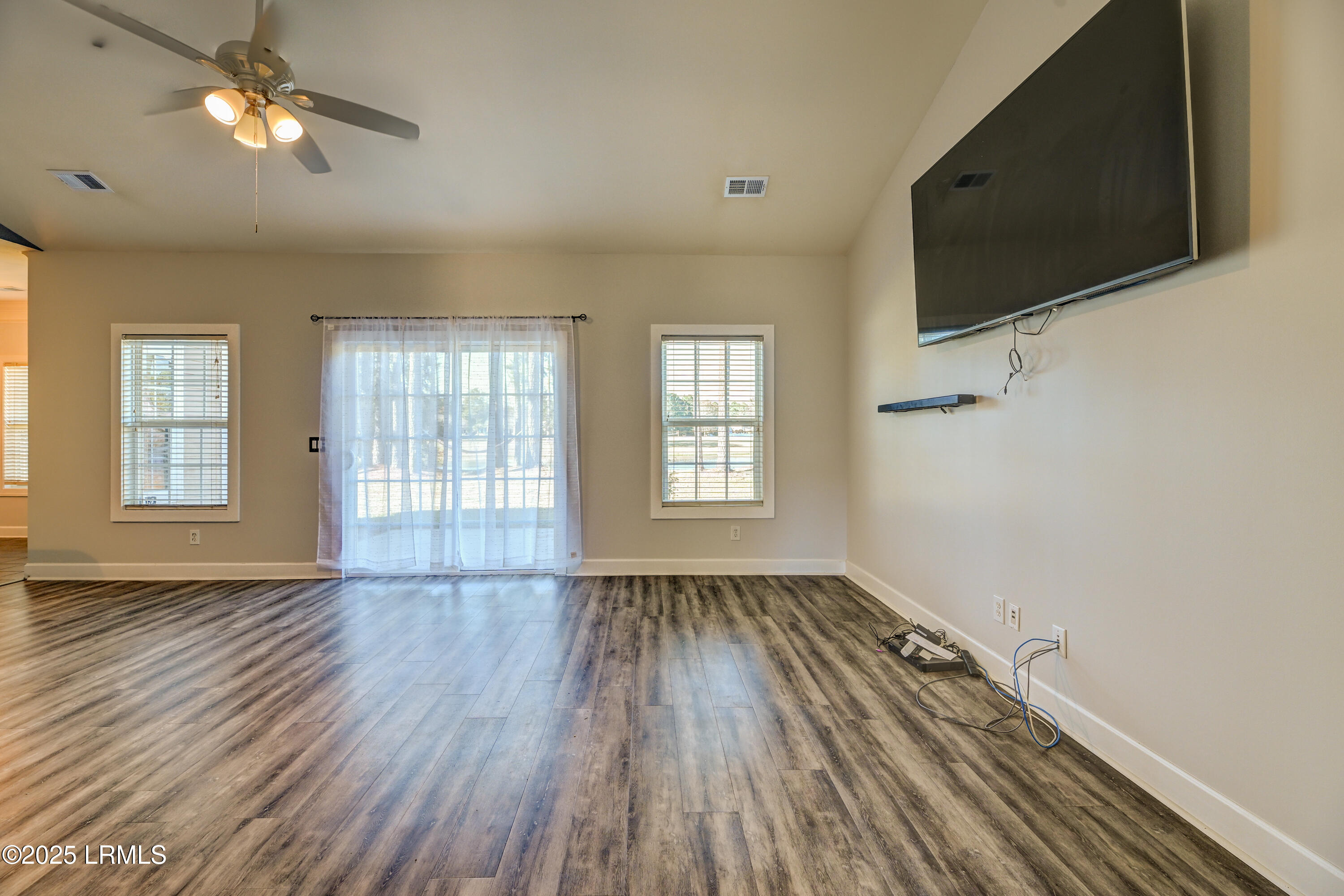7 Station Loop Bluffton, SC 29910 - Photo 11 of 25 living room 2