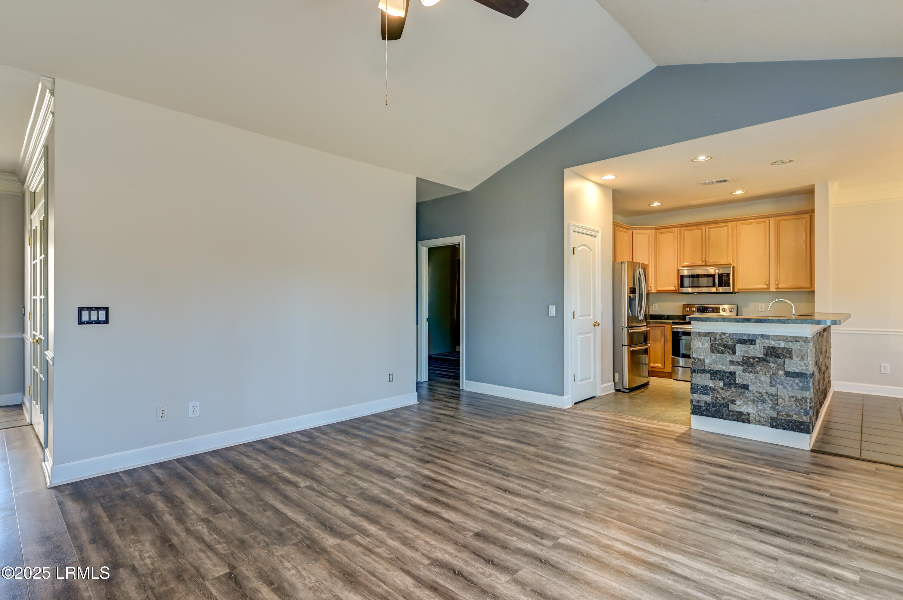 7 Station Loop Bluffton, SC 29910 - Photo 6 of 25 living room 4