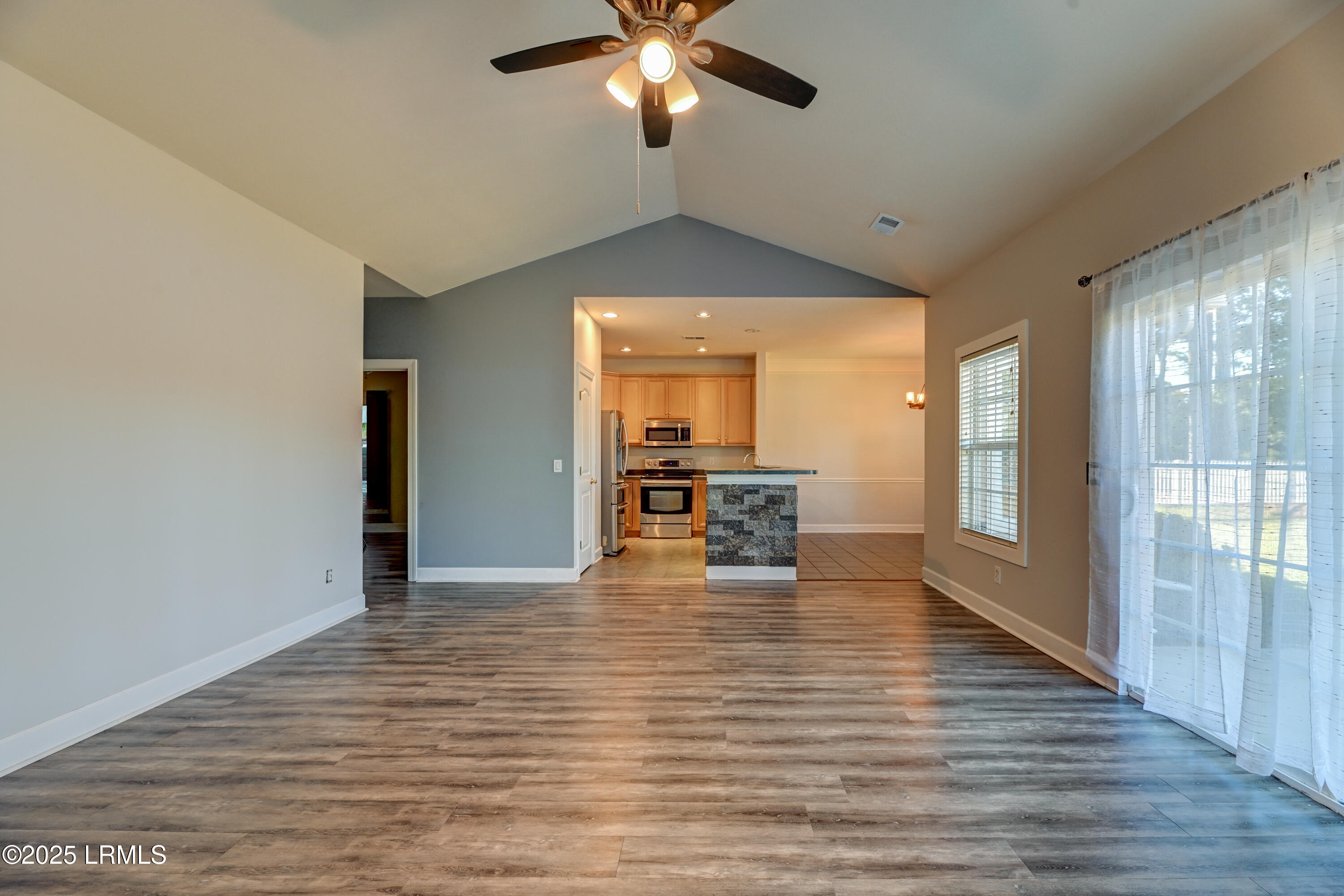 7 Station Loop Bluffton, SC 29910 - Photo 9 of 25 living room 3
