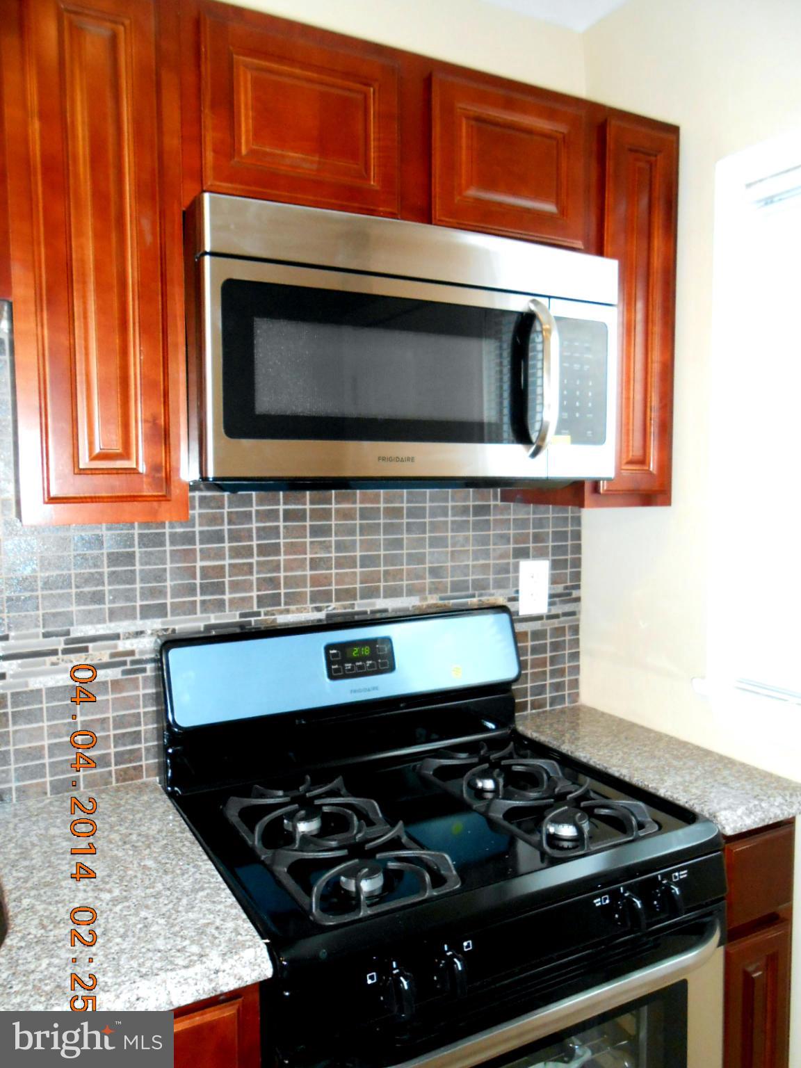 810 Benninghaus Road Baltimore, MD 21212 - Photo 13 of 30 Kitchen- Stainless Steel Appliances