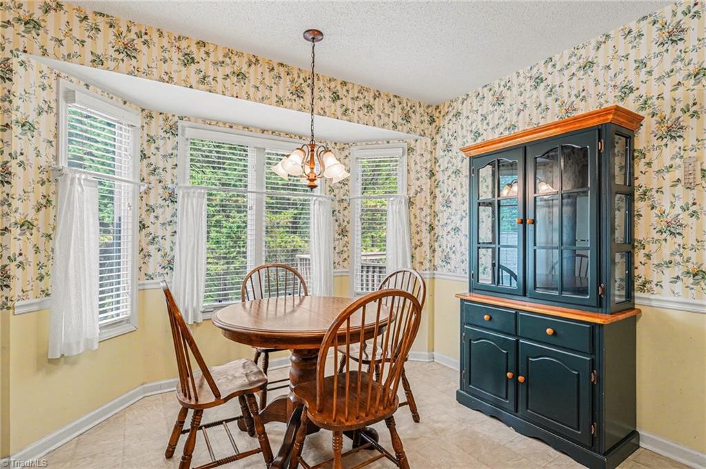 572 Ridgehaven Drive Winston-Salem, NC 27104 - Photo 13 of 28