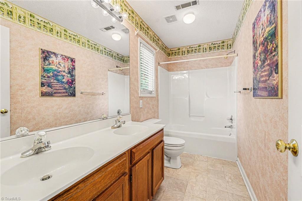 572 Ridgehaven Drive Winston-Salem, NC 27104 - Photo 21 of 28