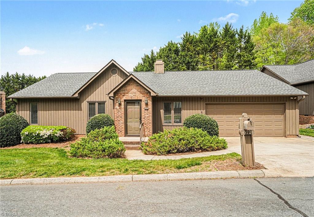 572 Ridgehaven Drive Winston-Salem, NC 27104 - Photo 3 of 28