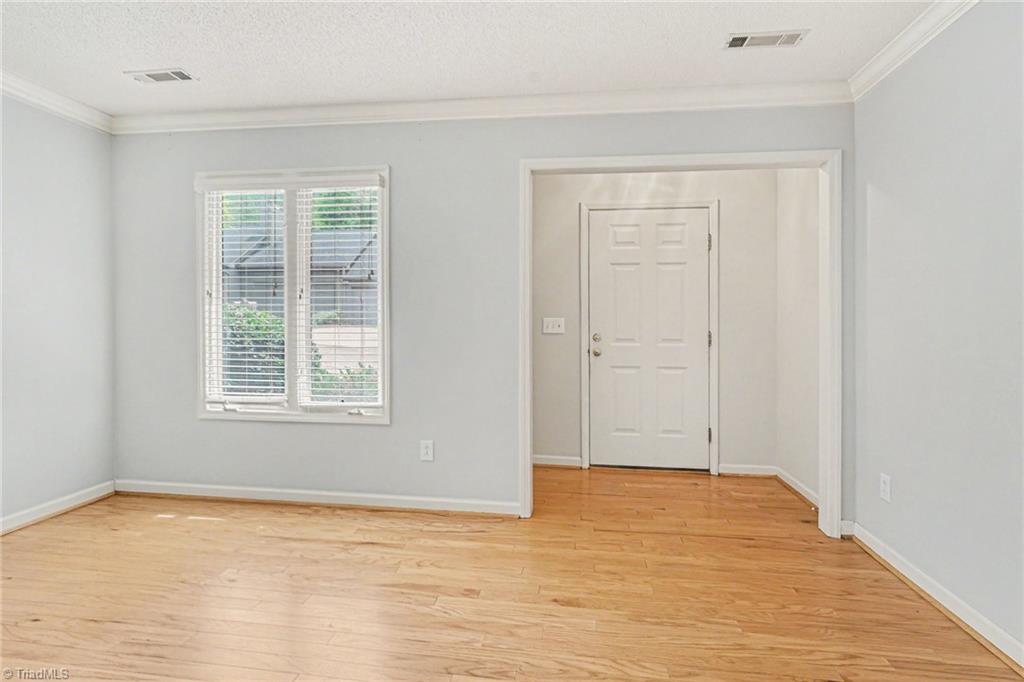 572 Ridgehaven Drive Winston-Salem, NC 27104 - Photo 5 of 28