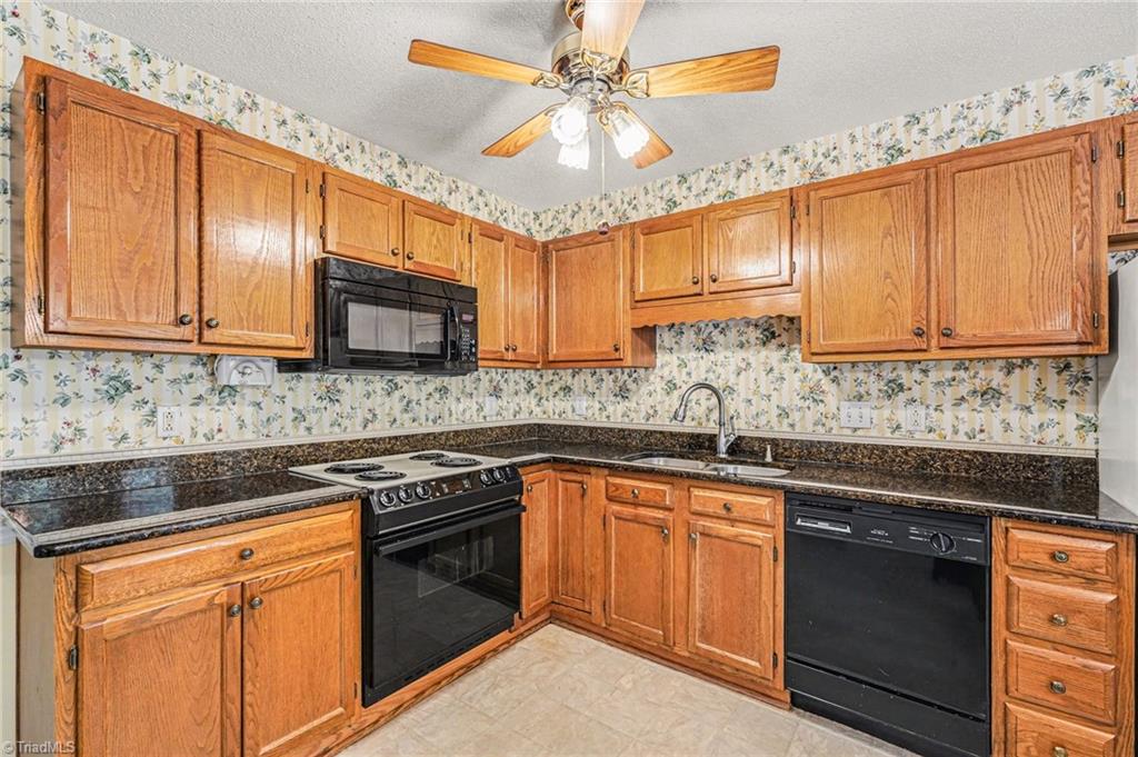 572 Ridgehaven Drive Winston-Salem, NC 27104 - Photo 10 of 28