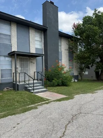 $1,399 | 1016 Mission Drive, Unit A, New Braunfels, TX 78130