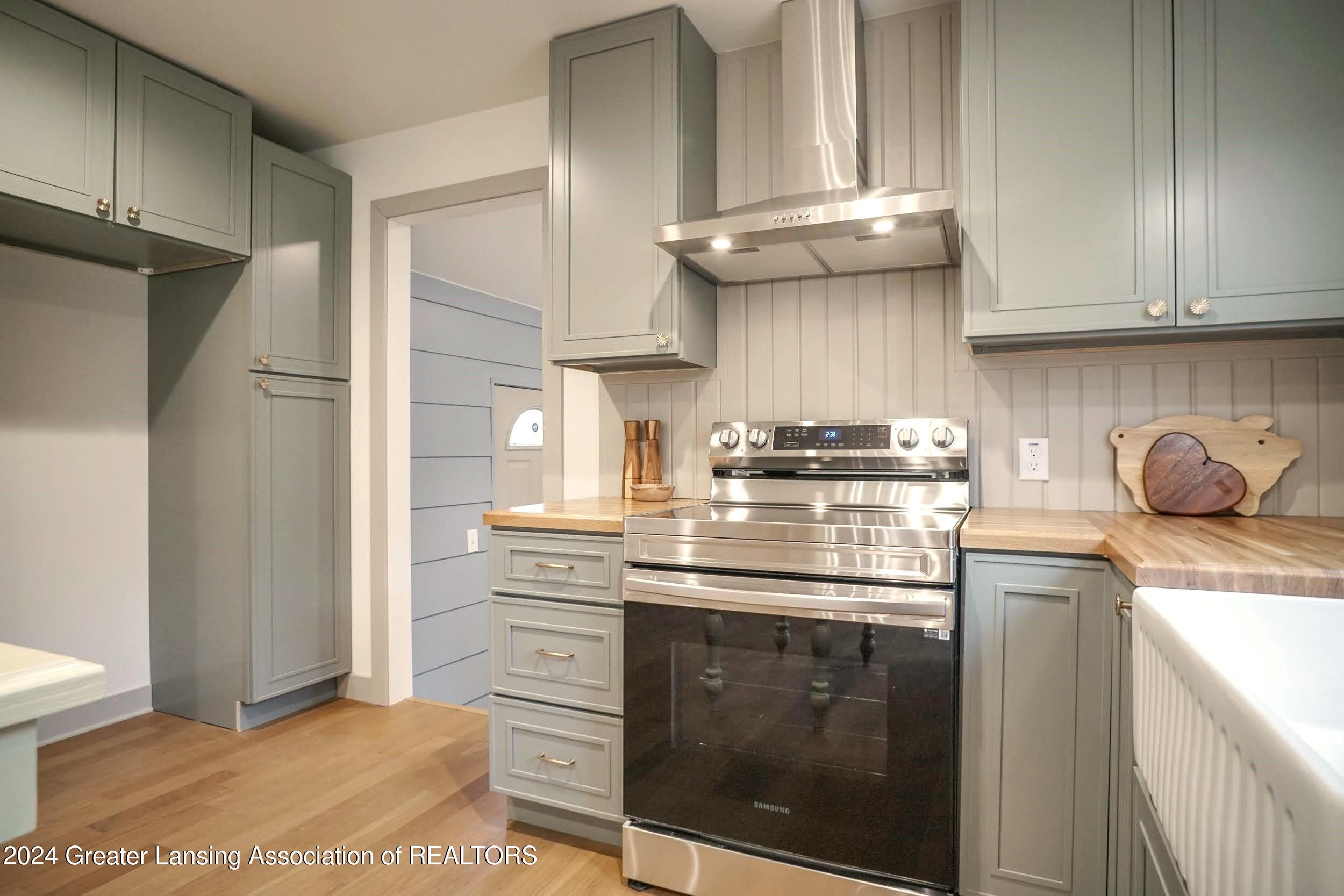 119 South Waverly Road Eaton Rapids, MI 48827 - Photo 5 of 49 Kitchen 3